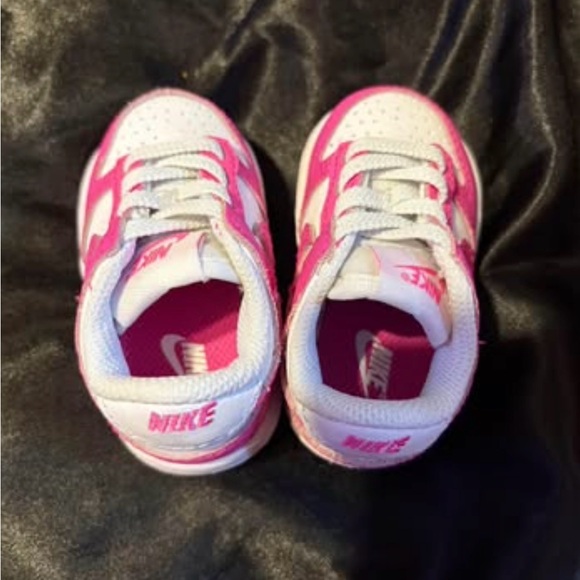 Pink baby Nike dunks size 2c - Picture 4 of 6
